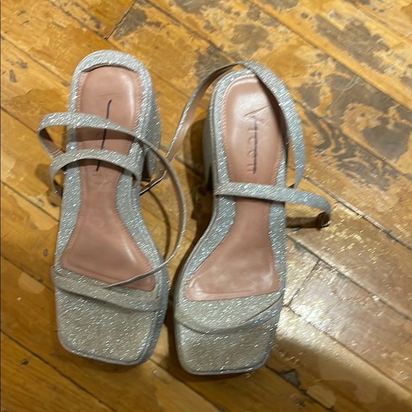 Shoes - Silver Glitter Women's Shoes